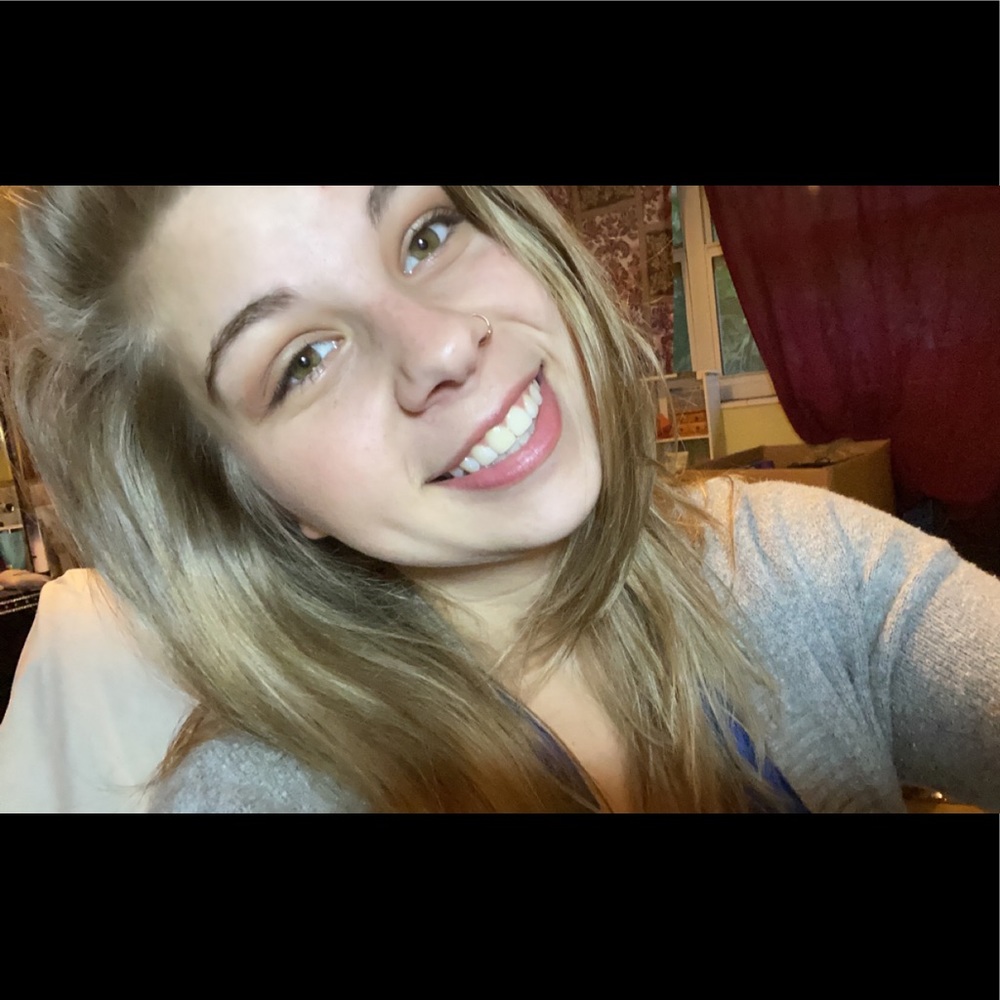 Meet your Posher, Eva